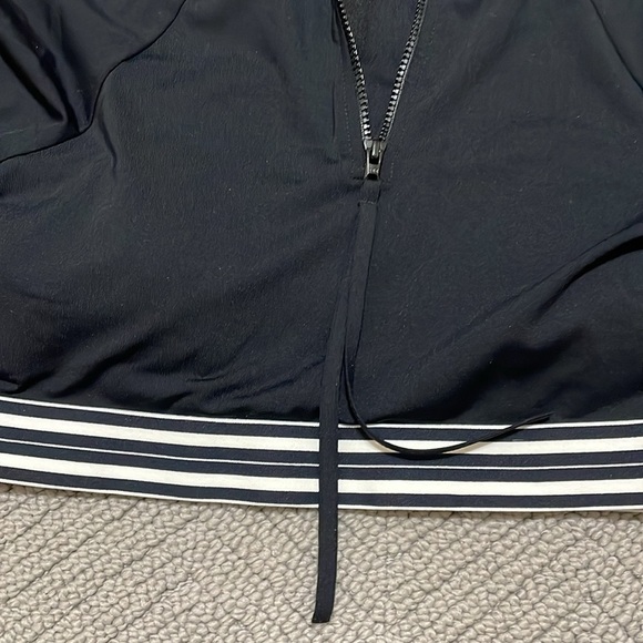 ATHLETA Black Long Sleeve Crop Top - Picture 3 of 4